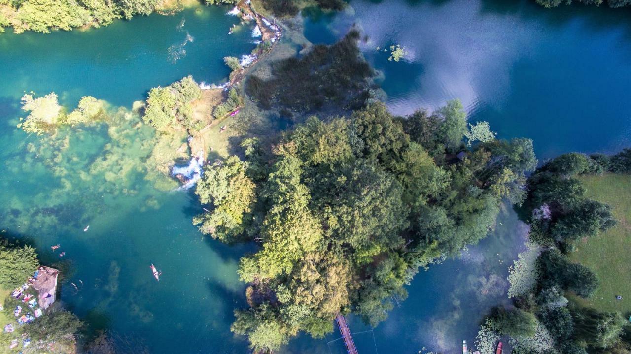 Riverland Gornji Zvečaj Esterno foto